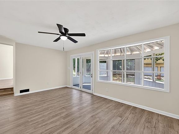 4th image of 9418 Atwood Ave