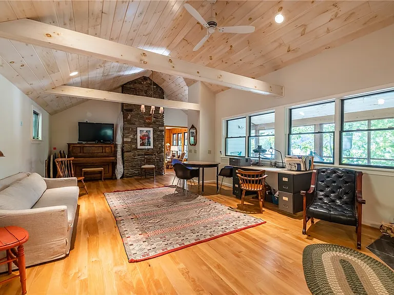 1519 S Lake Rd — Photo 15