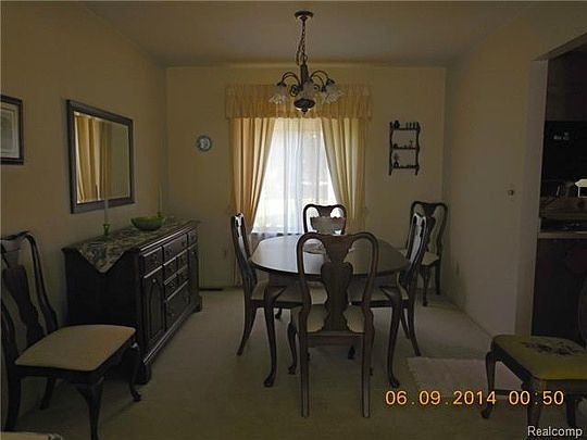 4th image of 19559 Whitby Dr