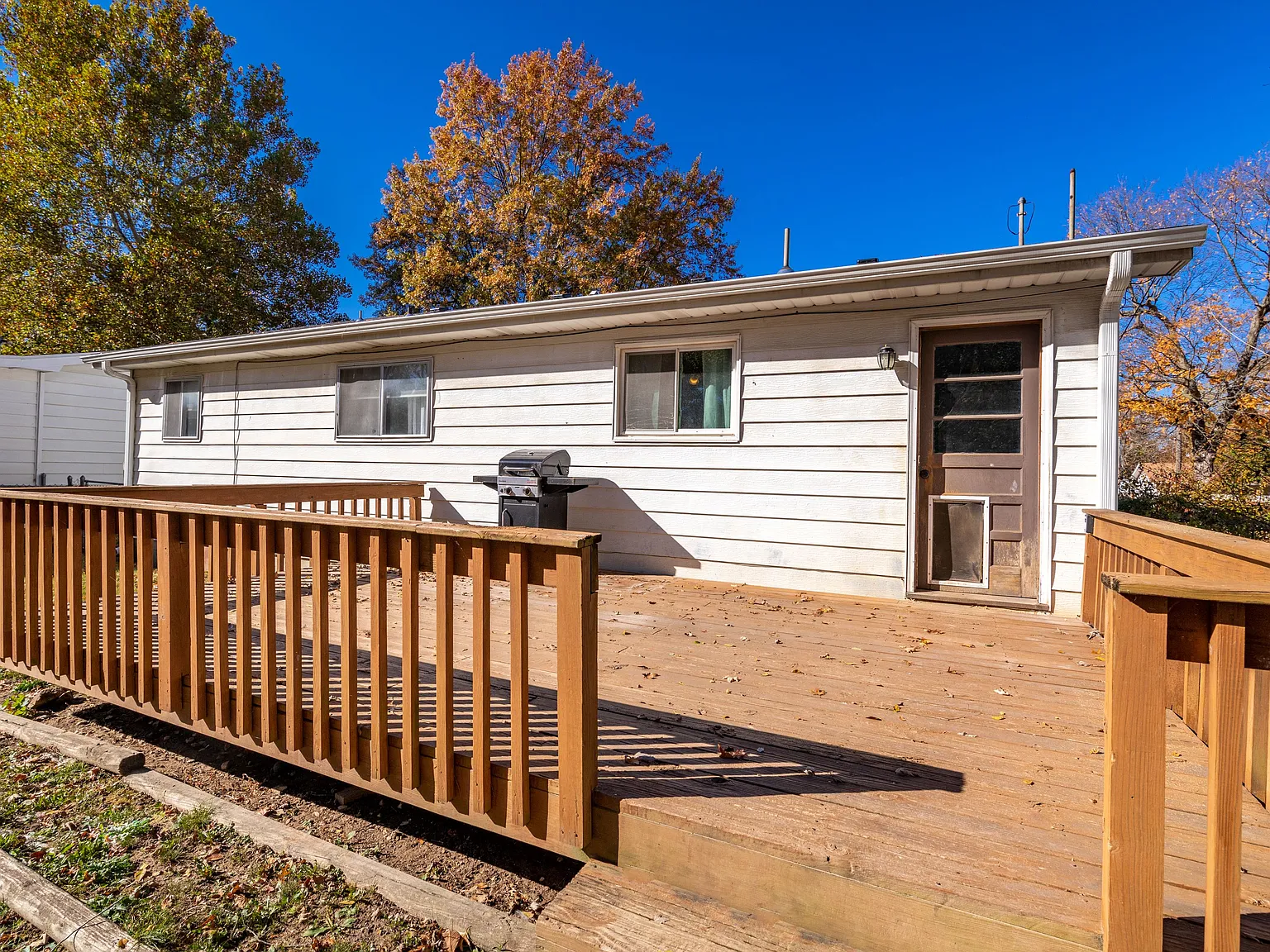 3 bed, $2,000 — Photo 2