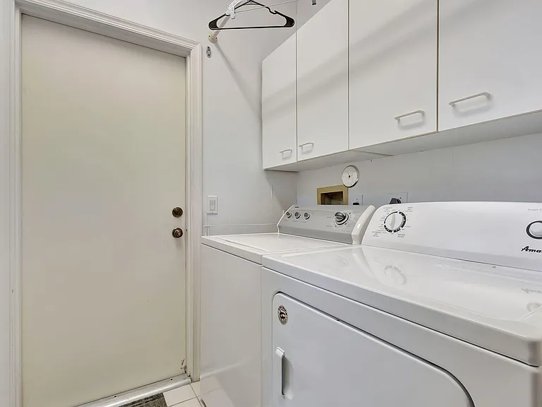 4528 Barclay Fair Way — Photo 22