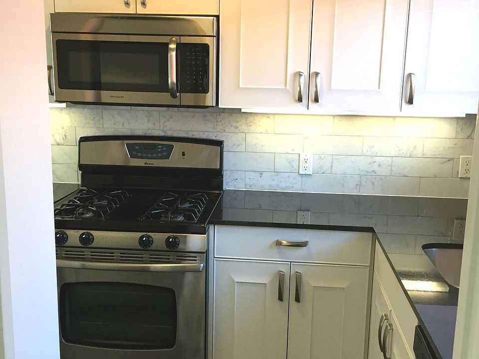 1st image of 324 Garces Dr