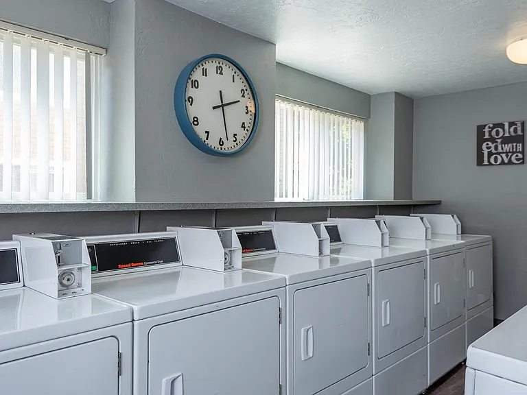 Broadway Center | Laundry Facility