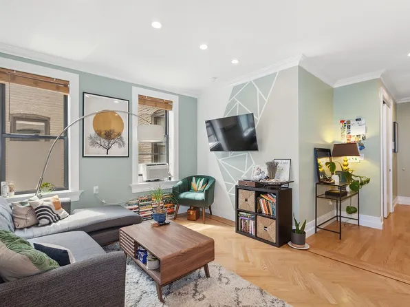 24-39 38th St #D7, Astoria, NY 11103