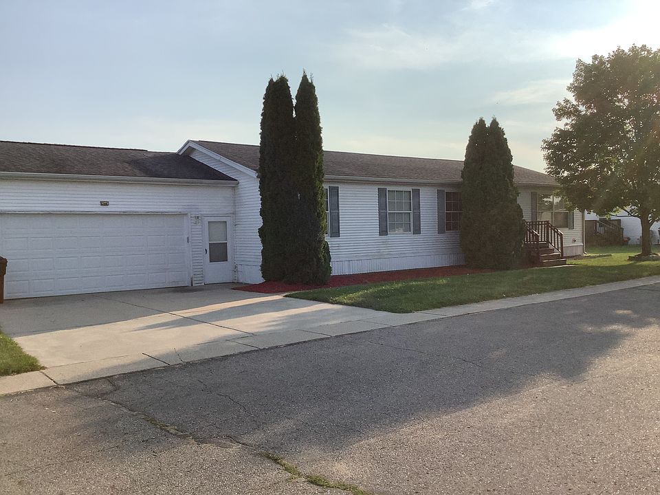 1st image of 419 Birds Nest Ln #373