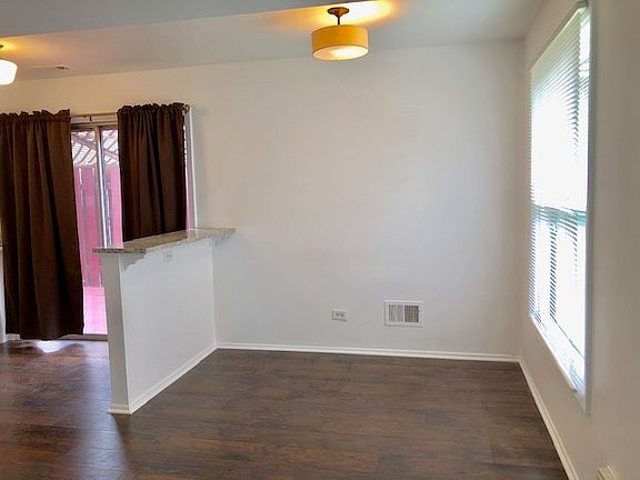 3rd image of 1764 Queensbury Cir