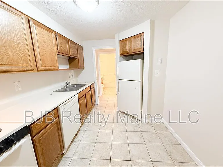 6 Oregon Ave #15 — Photo 3