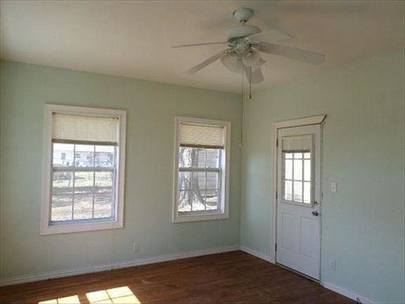 4th image of 220 N Richardson St