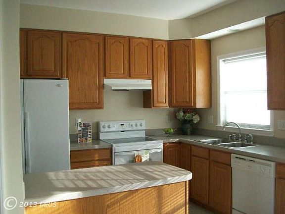 4th image of 5729 Calverton St