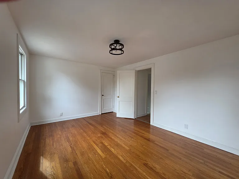 21 Stein Ave #2 — Photo 9