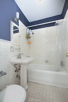 Rented by City Connections Realty | media 19