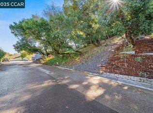 Oak Rd, Orinda, CA 94563