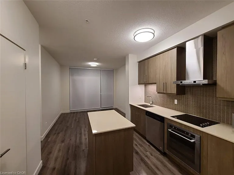 2087 Fairview St #901 — Photo 2