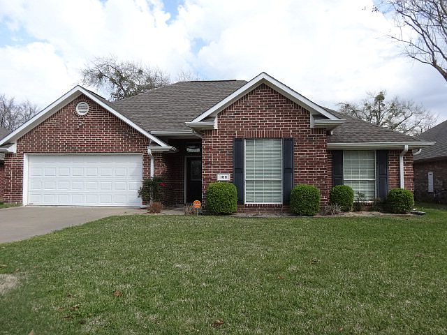 1st image of 108 Settlers Ct