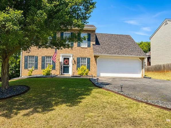 4802 Golfview Dr, Roanoke, VA 24019