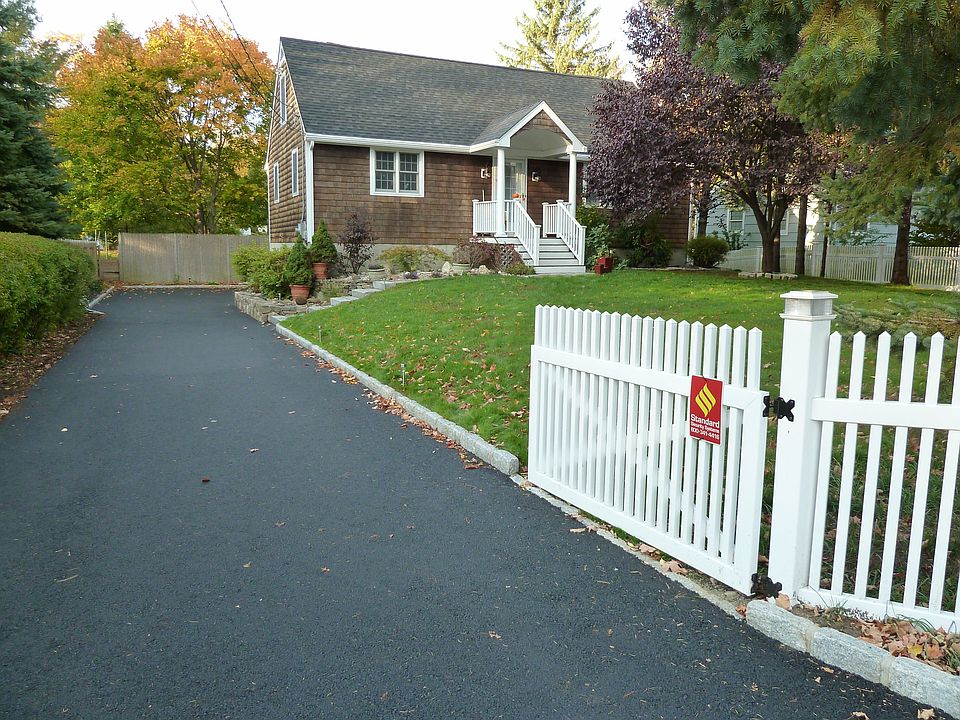 New driveway lined with Belgian blocks