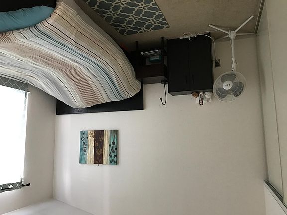 2nd image of 400 N Wildwood