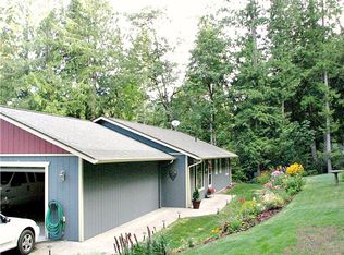 21 E Honeybee Ln, Belfair, WA 98528