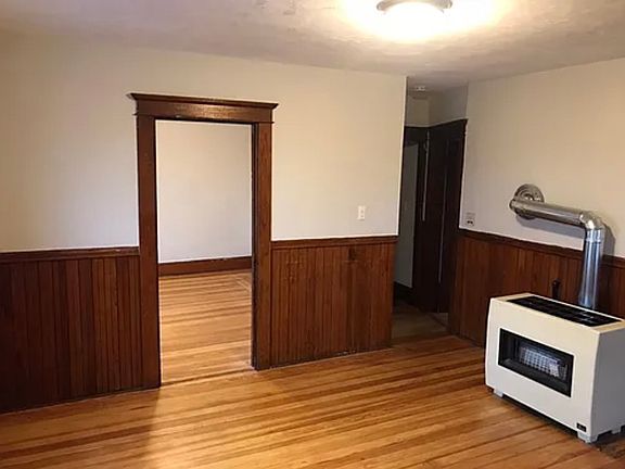 3rd image of 115 Wood St Unit 2E