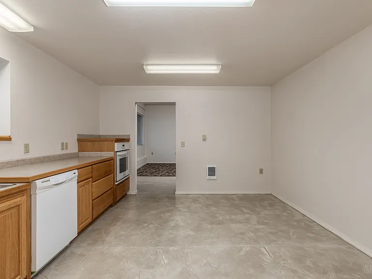 308 W 3rd St #7 — Photo 6
