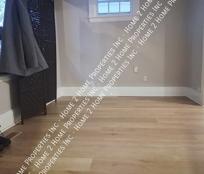 1063 Hickory Rd — Photo 4