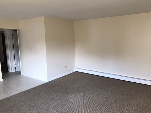 2nd image of 6123 N Ravenswood Ave APT 4