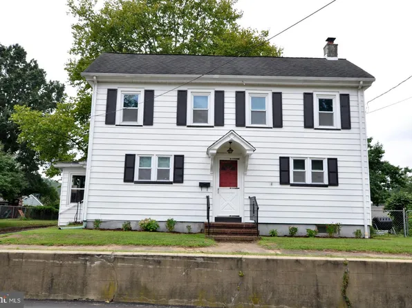 110 Franklin St, Swedesboro, NJ 08085