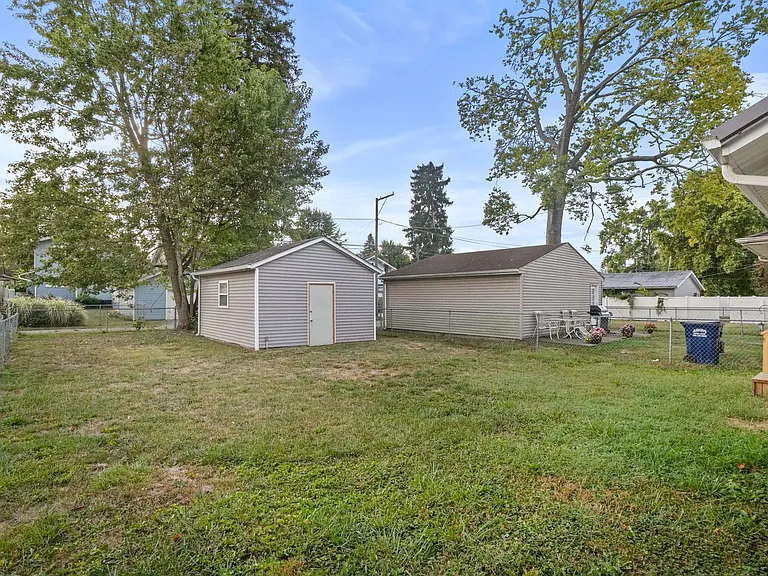 112 Linden Ave — Photo 26