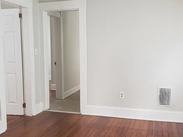 111 Smith St #1 — Photo 8