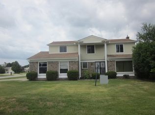 28665 Hallcroft Ct, Southfield, MI 48034