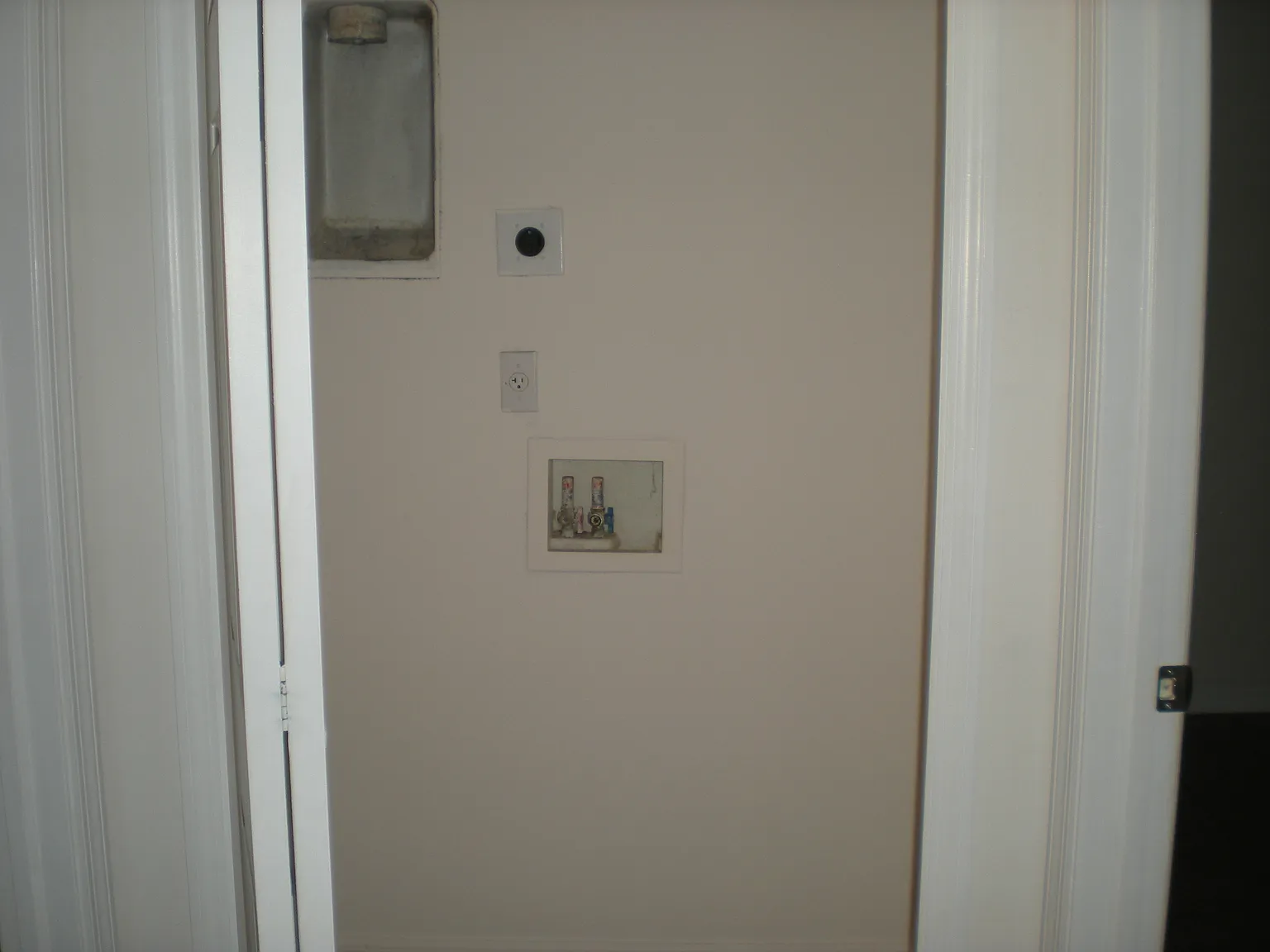 2 bed, 900 sqft, $2,100 — Photo 4