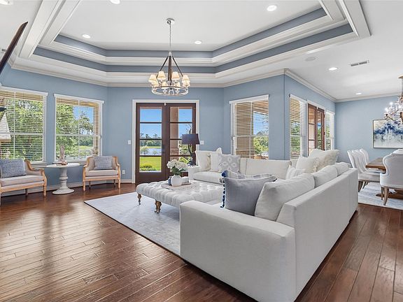 4th image of 23943 Lakeview Way