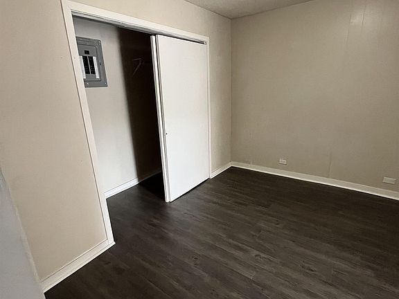 3rd image of 1525 S Walnut St #10