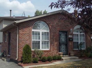 7722 W 62nd St, Summit, IL 60501