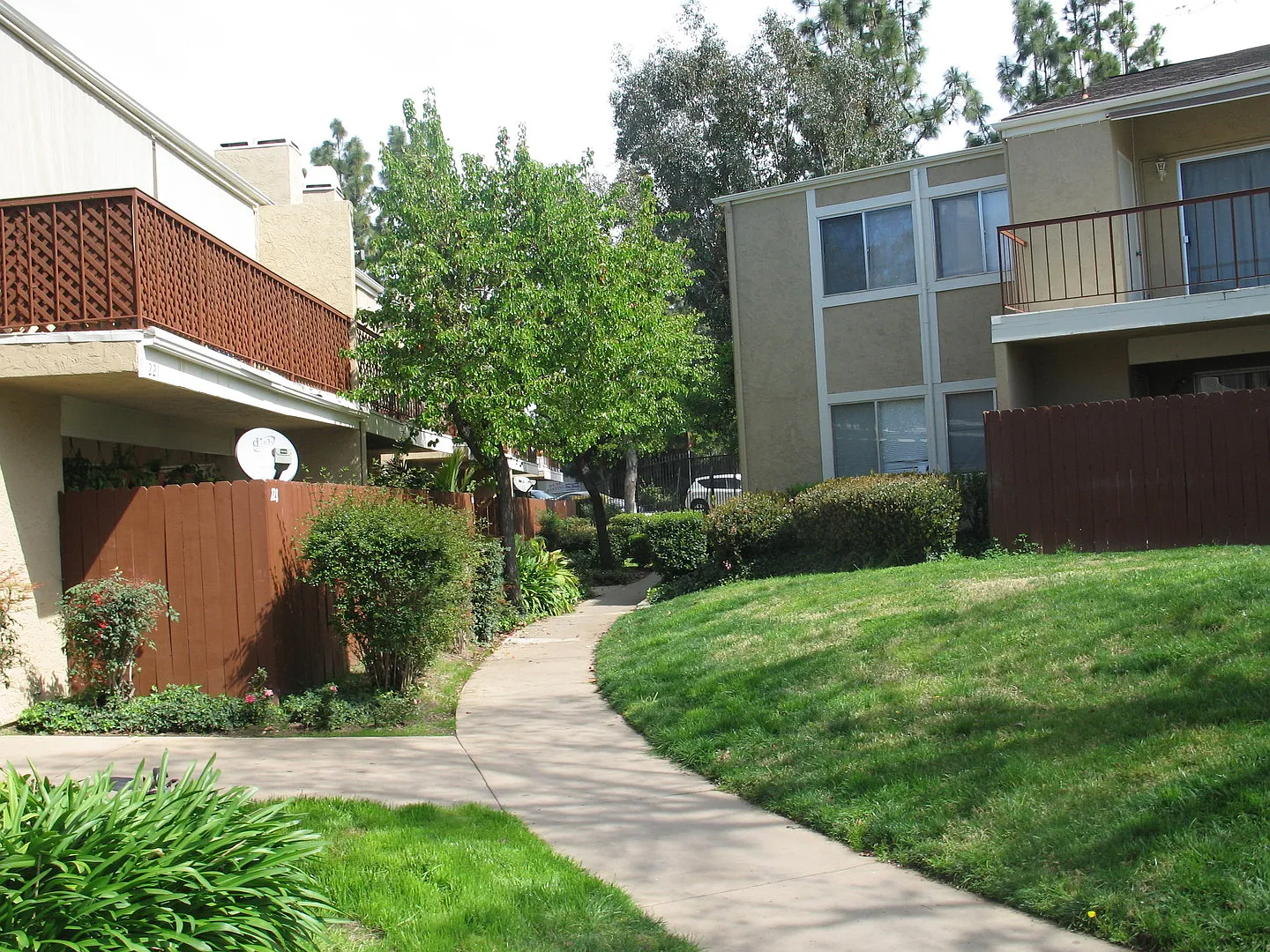 Move In Special Charming 3 Bed 2 Bath Condo In Escondido For Rent — Photo 2