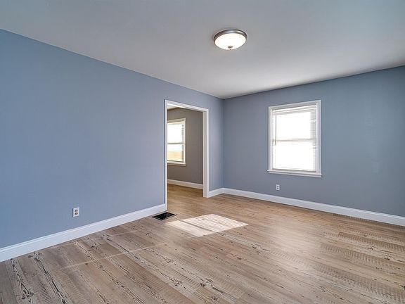 2nd image of 1212 Canfield Ave