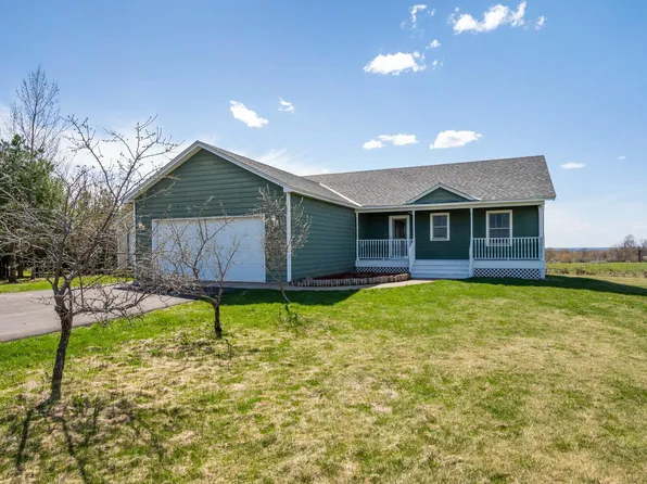 38616 Pine Ave, Center City, MN 55012