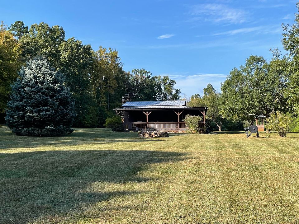 1st image of 521 Piney Grove Rd