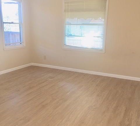 5th image of 10151 Byrne Ave