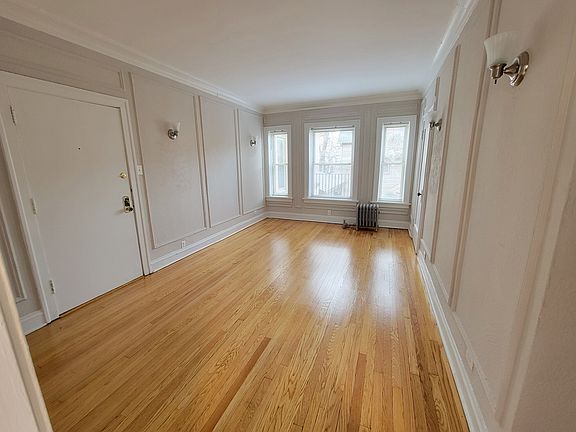 3rd image of 1600 W Estes Ave #1