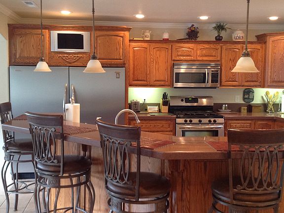 Eating Bar with T.V.