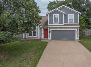 5185 Lakecrest Dr, Shawnee, KS 66218