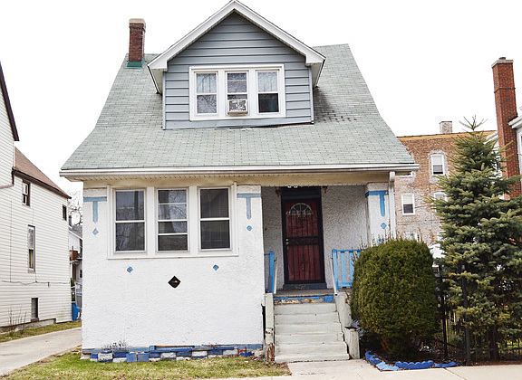 3rd image of 1050 N Mason Ave