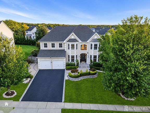 3rd image of 15 Overhill Dr