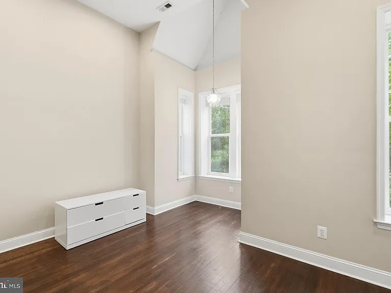 620 9th St NE — Photo 21