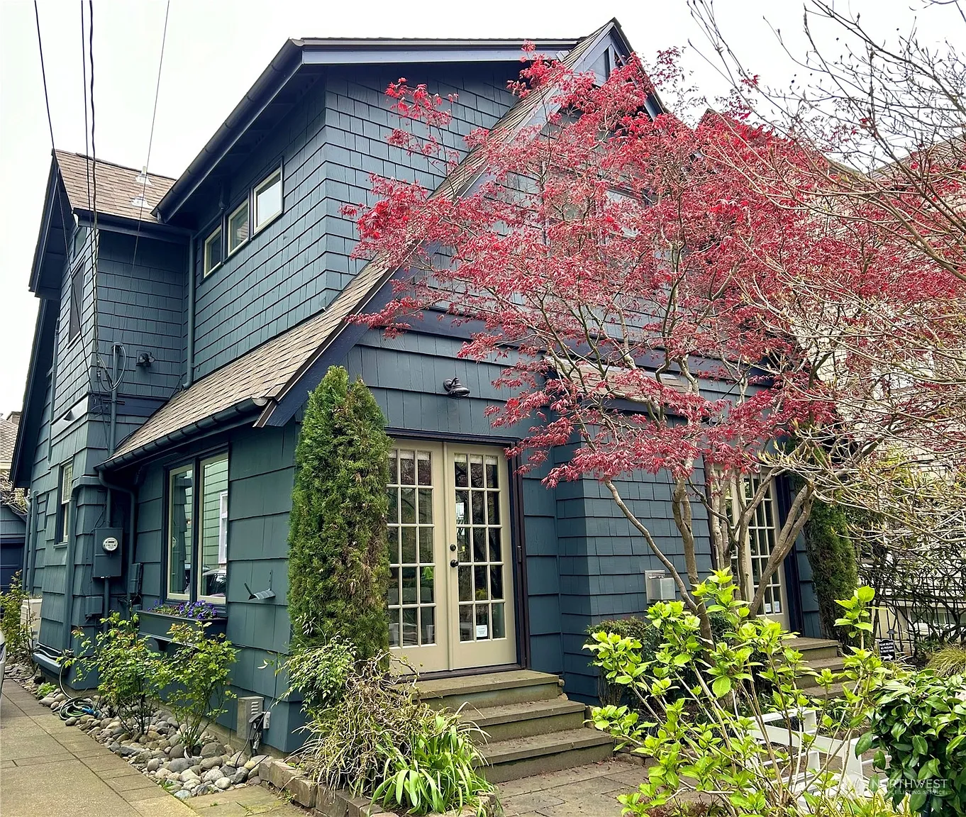 1221 Federal Avenue E photo 1