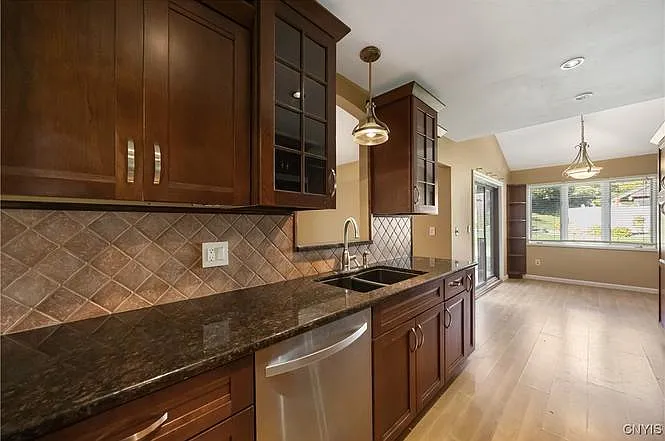 17 Jarvis Dr — Photo 5