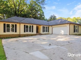 310 N Fayette Dr, Fayetteville, GA 30214
