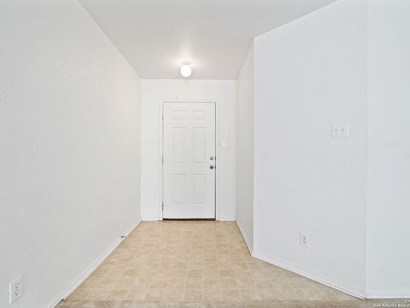 3rd image of 7414 CASTLE GREEN DRIVE