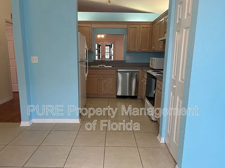 3936 NE 21st Ln — Photo 4